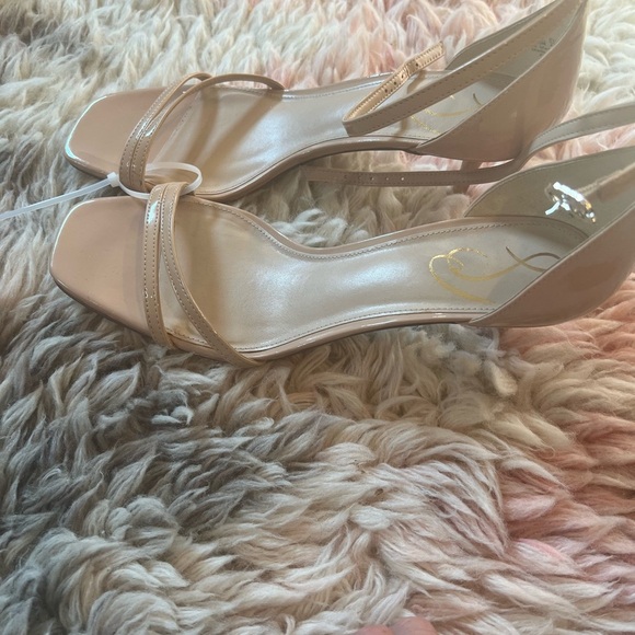 Sam Edelman Women's Peonie Kitten Heel Sandal Beige Blush Patent Leather - Picture 2 of 5